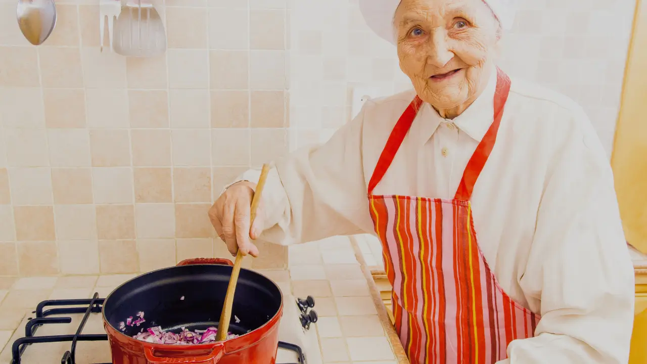 avó cozinhando